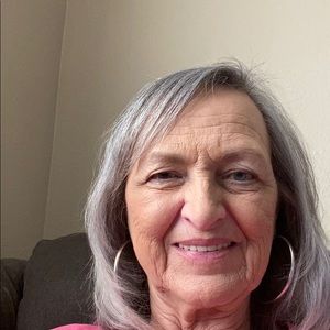 Meet your Posher, Carla